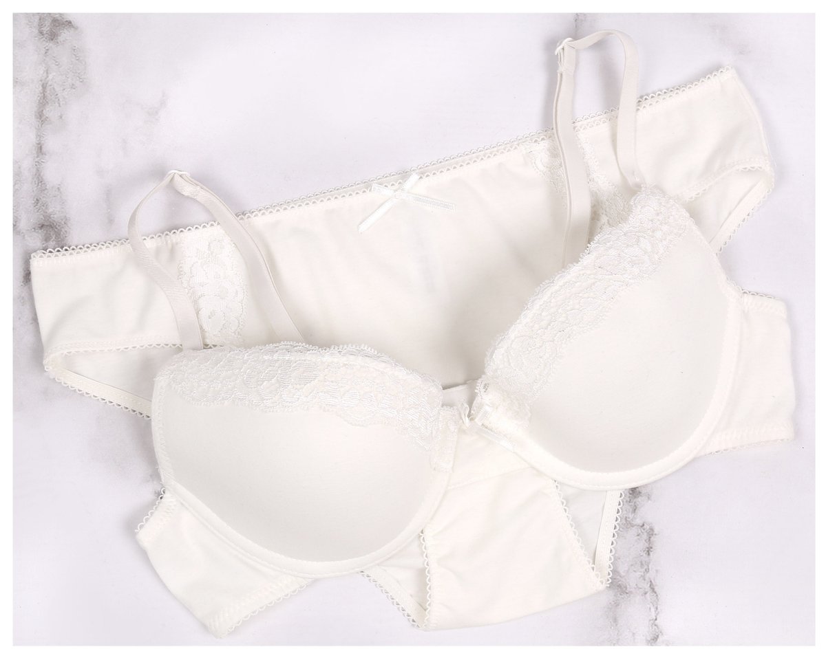 Komplet bielizny w beżowym kolorze- figi i biustonosz 75C 38-40