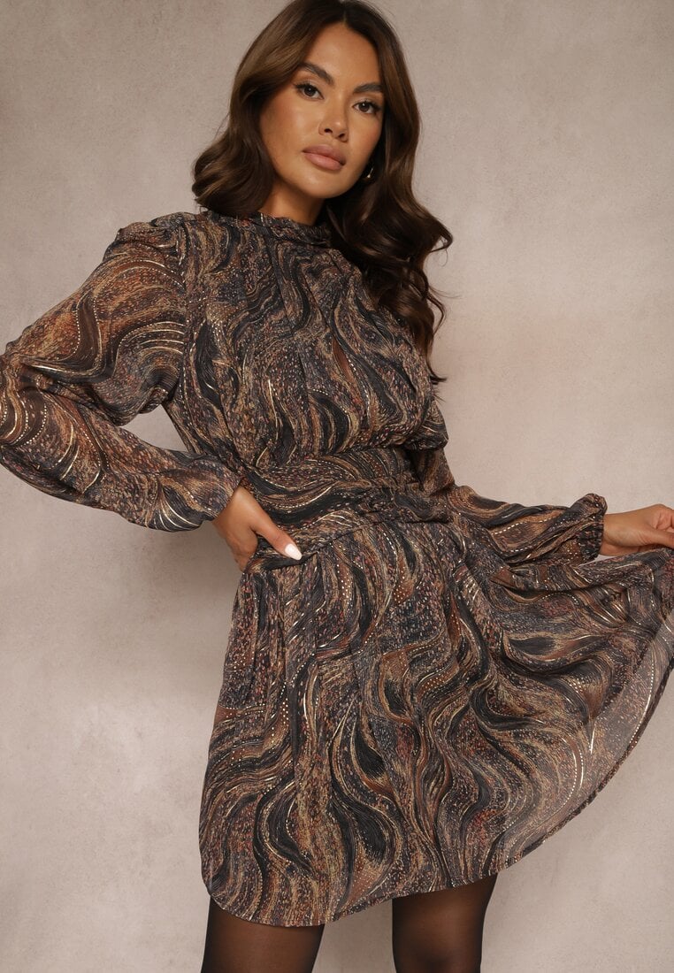 Czarno-Beżowa Taliowana Sukienka o Rozkloszowanym Kroju z Prześwitującymi Rękawami i Stójką Relabia