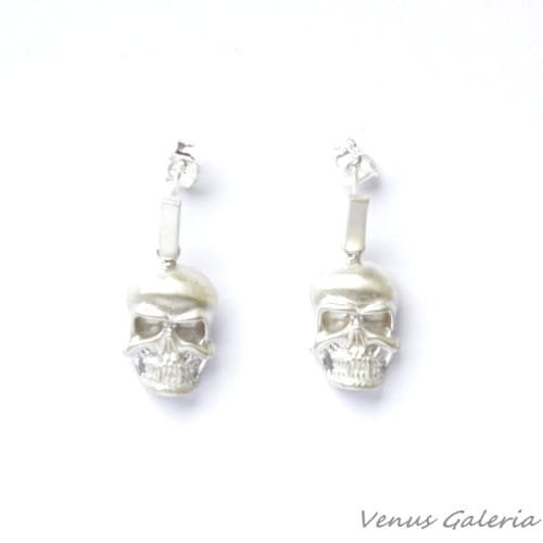 Kolczyki srebrne - Czaszki satynowe na sztyftach