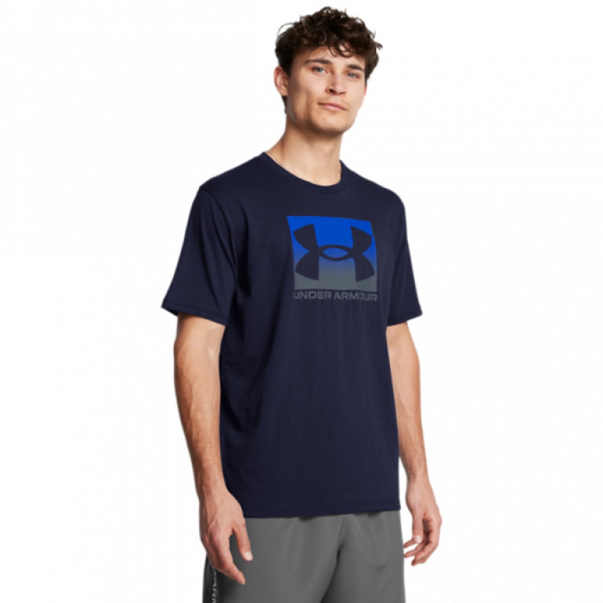 Męski t-shirt z nadrukiem Under Armour UA M Boxed Sports Updated Ss - granatowy - UNDER ARMOUR