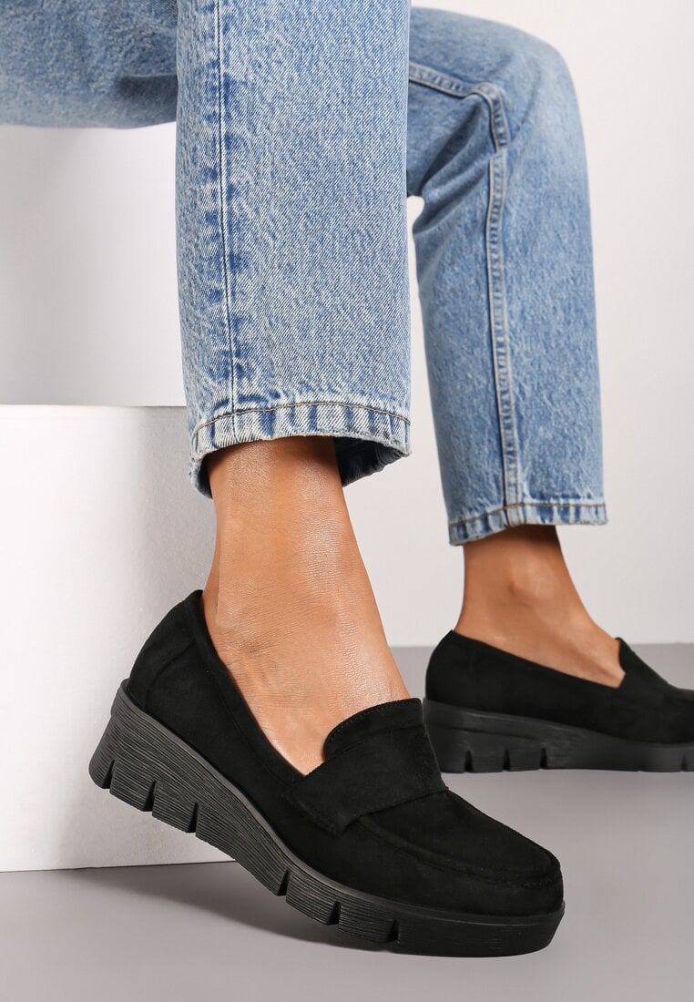 Czarne Półbuty Mokasyny na Koturnie z Wkładką ze Skóry Naturalnej Ozdobione Paskiem Zorvia