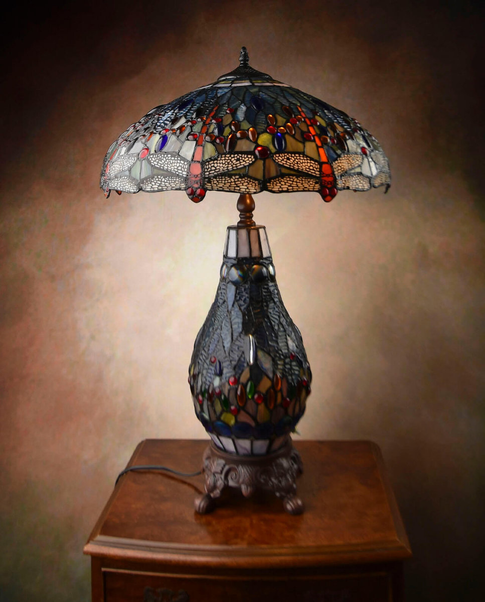 Lampa Witrażowa w Stylu Tiffany ze Świecącą Podstawą Ważka Niebieska