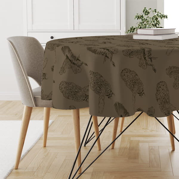 Obrus okrągły AUTUMN wzór AT11 | sowy na brązowym tle średnica 130 cm