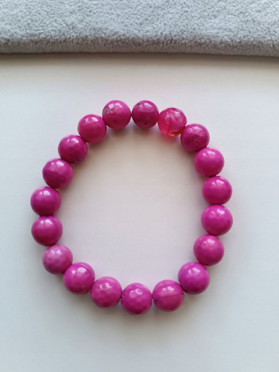 RÓŻOWA BRANSOLETKA NA GUMCE Z KAMIENIEM JADEIT FASETOWANY KAMIEŃ 10 mm