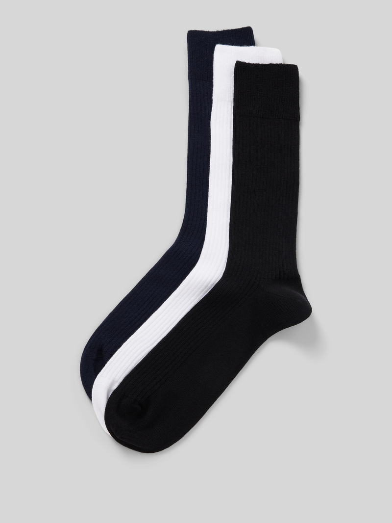 Skarpety z fakturowanym wzorem w zestawie 3 szt. model ‘Ribbed Black’