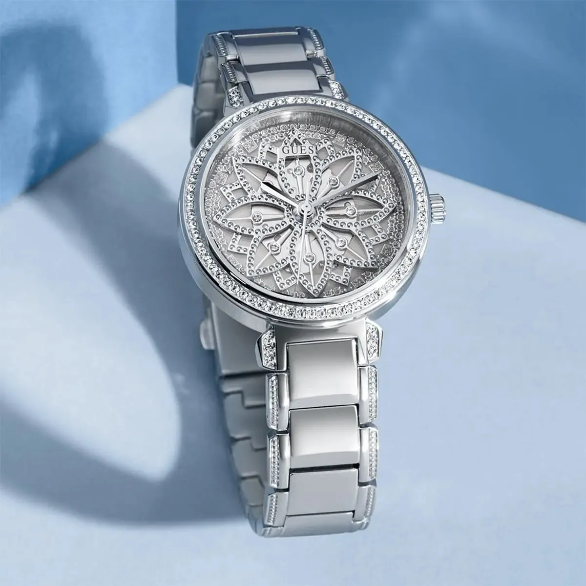 Guess Lily zegarek damski srebrny na bransolecie GW0528L1