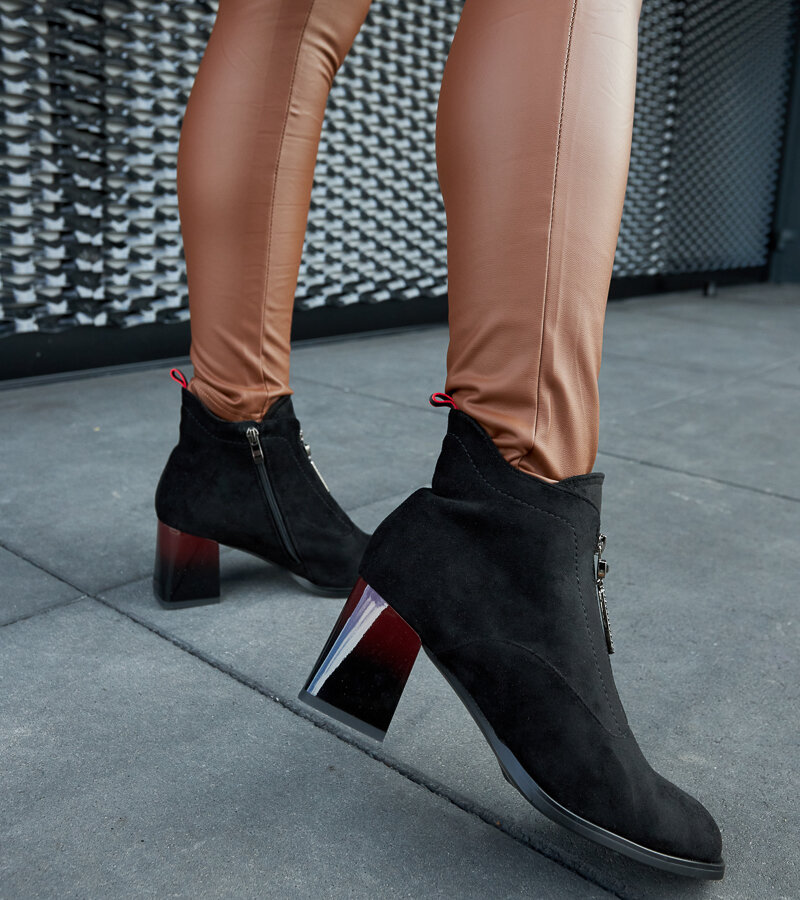 Czarne botki na lakierowanym słupku Gianleone-38