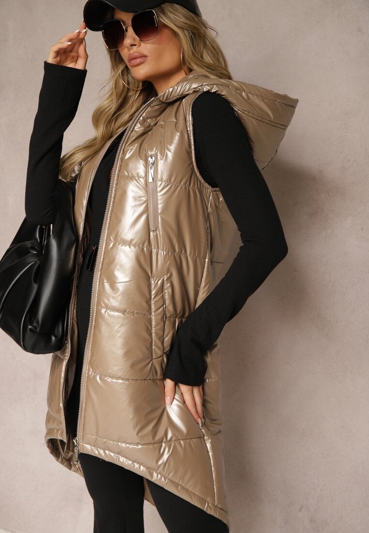 Ciemnobeżowa Kamizelka o Długim Kroju Wykończona Imitacją Kieszeni i Kapturem Mavaline