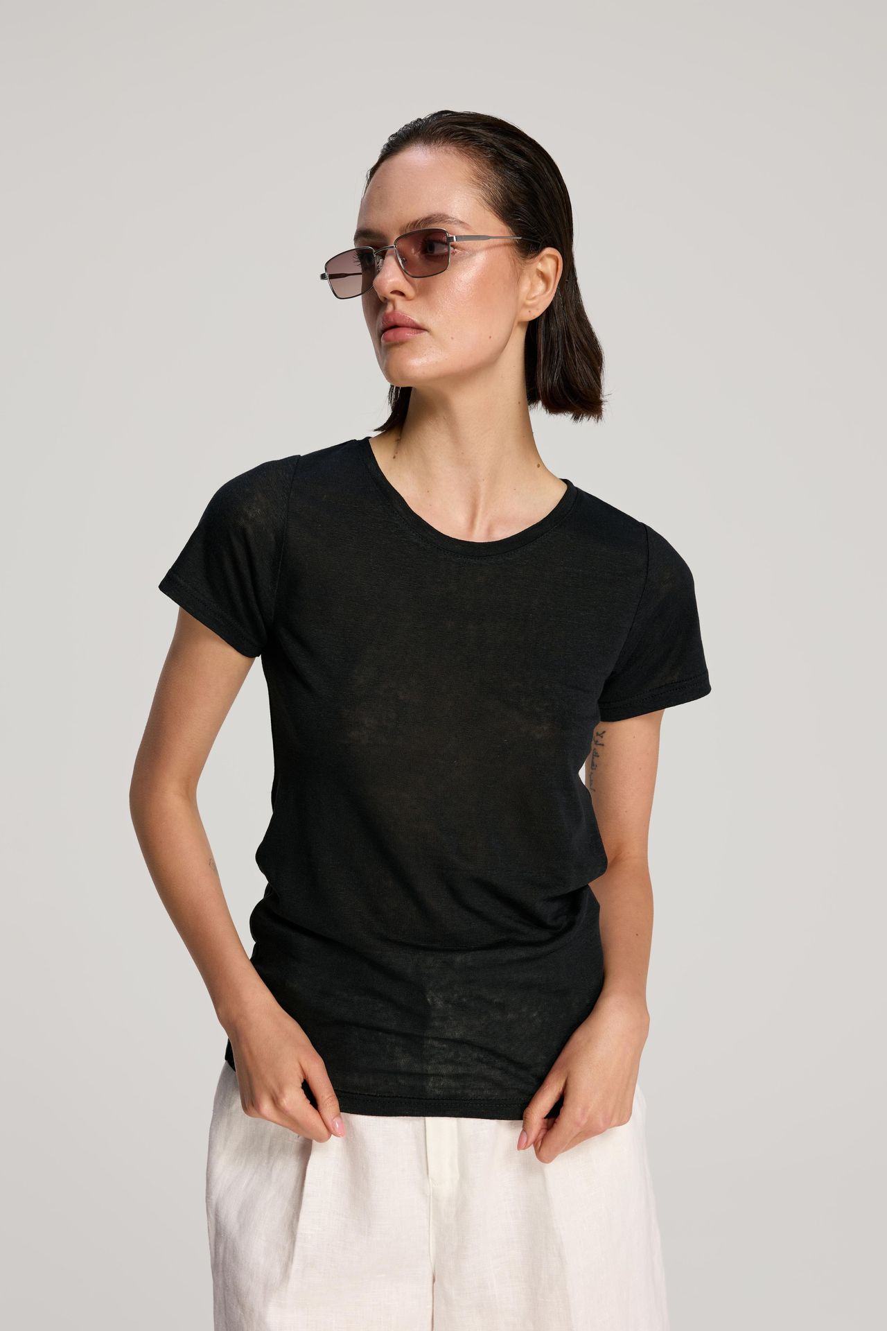 Lniany t-shirt czarny : Rozmiar - 34 - Bombshe