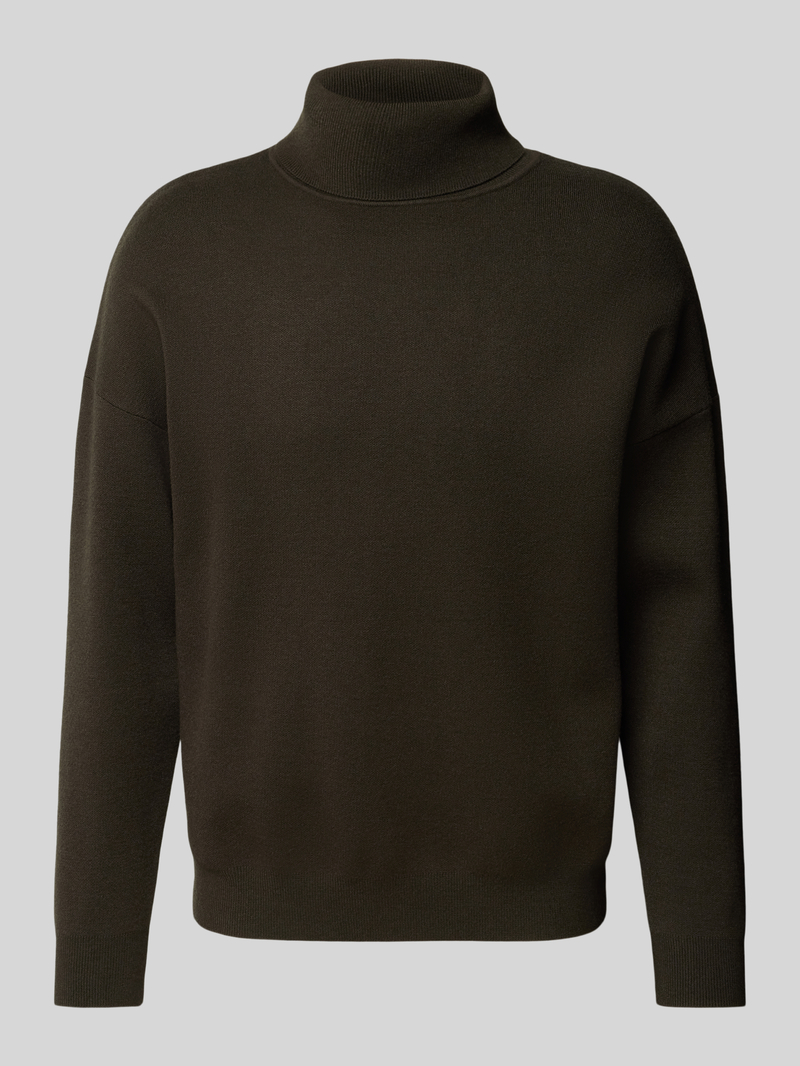 Sweter z dzianiny z golfem