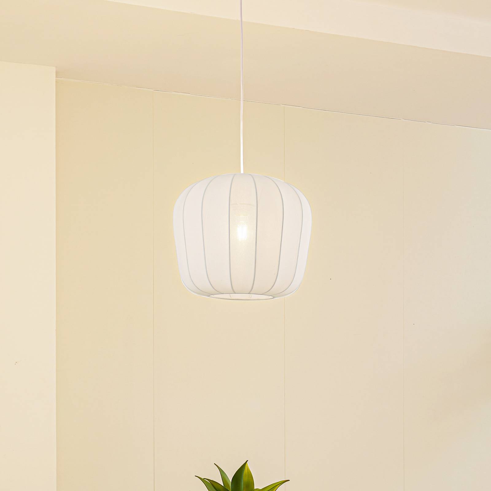 Lampa wisząca Helin marki Lindby, biała, Ø 35 cm, tkanina