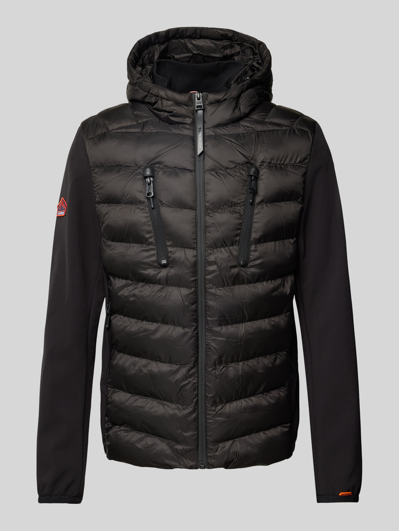 Kurtka softshell z kieszeniami zapinanymi na zamek błyskawiczny