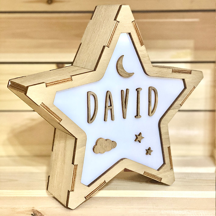 Lampka nocna  drewniana gwiazda  dla dzieci z imieniem i obrazkami+ literki