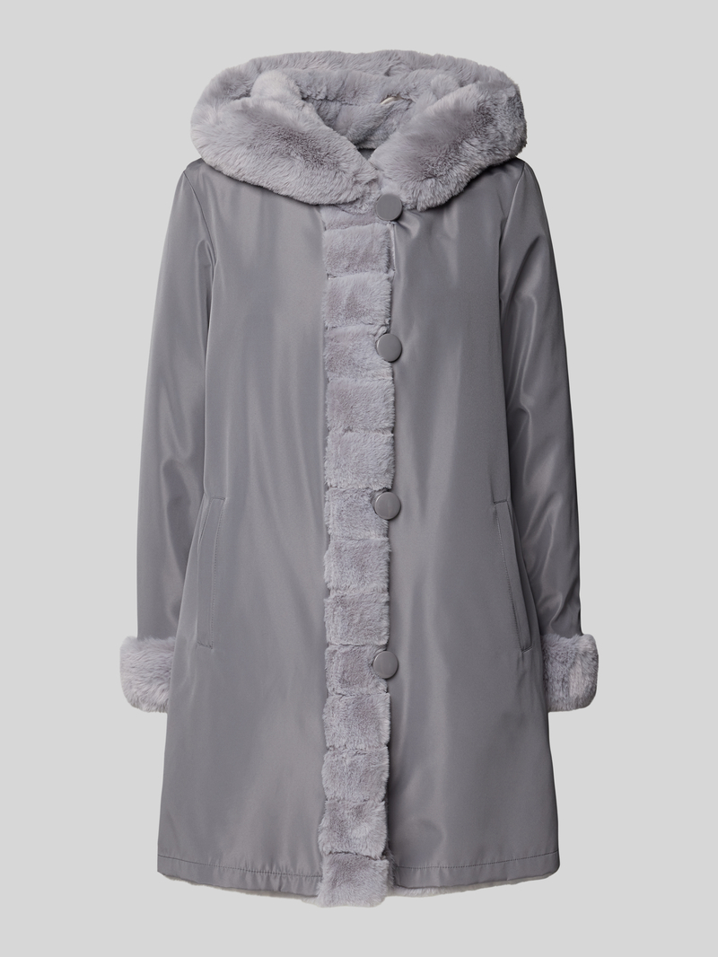 Płaszcz z obszyciem ze sztucznego futra