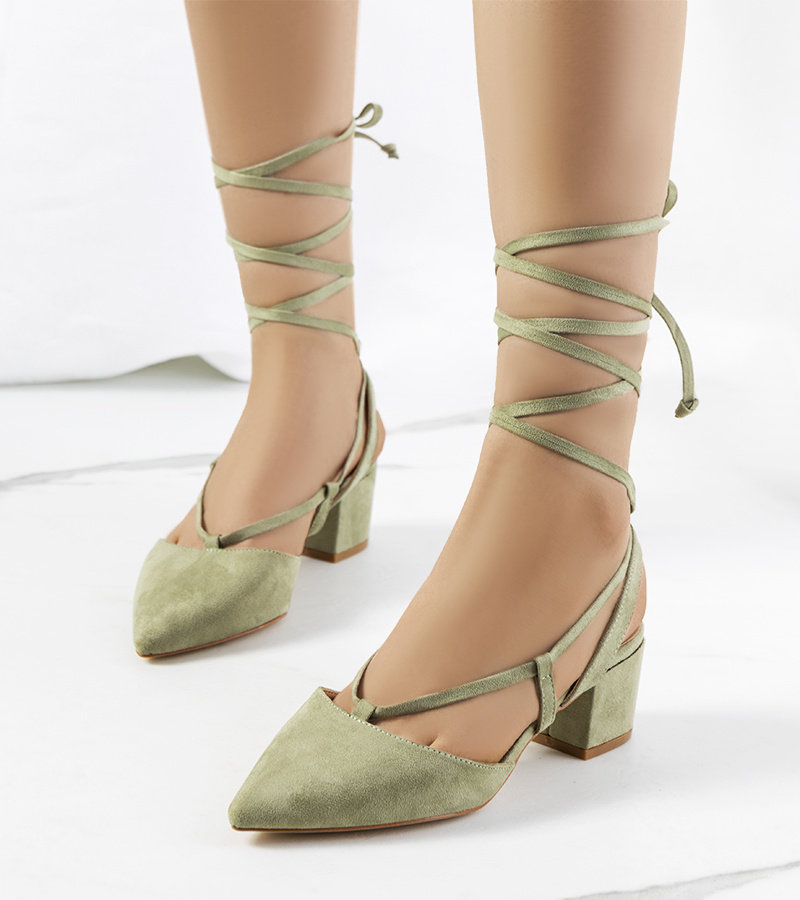 Zielone wiązane czółenka na słupku Victoris-38