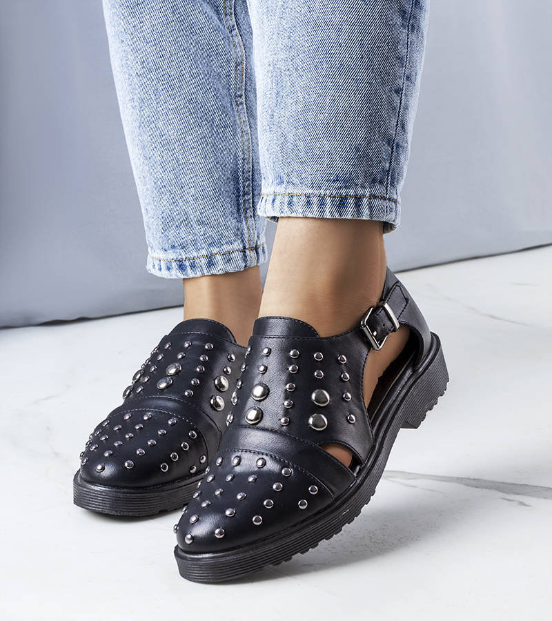 Czarne półbuty z wycięciami Eleana-39