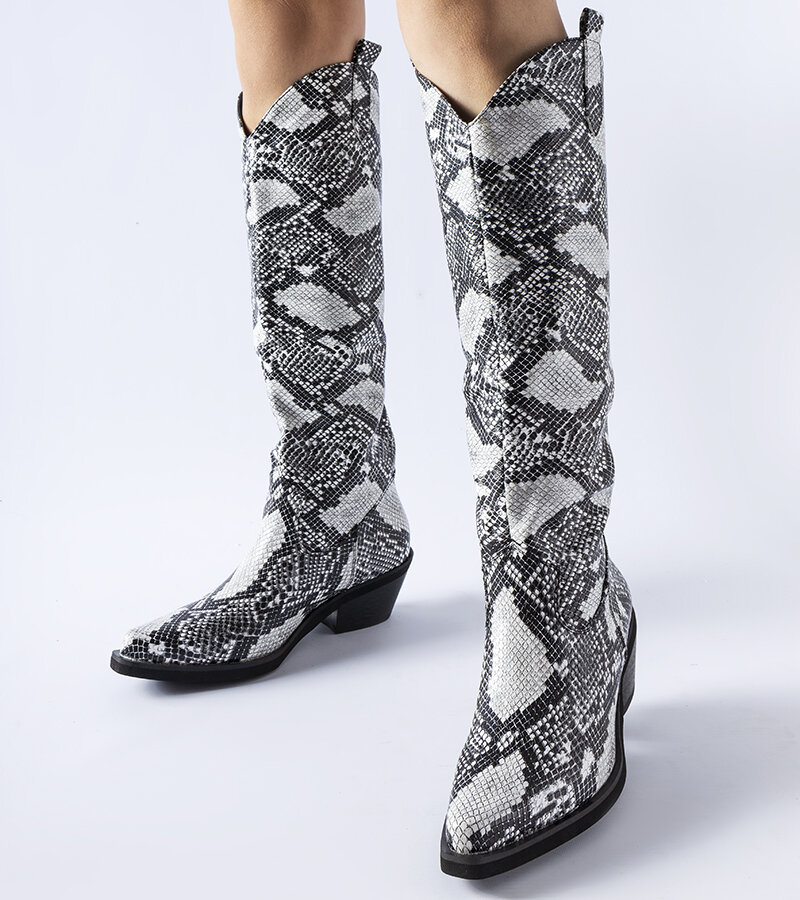 Czarno-białe kowbojki w wężowy wzór Chapin-39