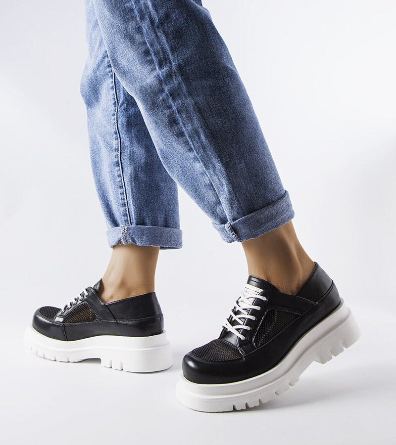 Czarne ażurowe masywne półbuty Tasmin -39