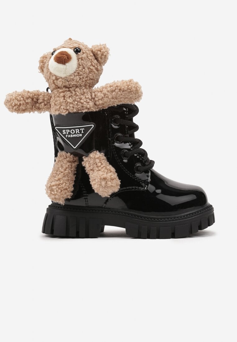 Czarne Lakierowane Botki Workery na Tłoczonej Podeszwie z Aplikacją Misia w Kieszonce Ivarita