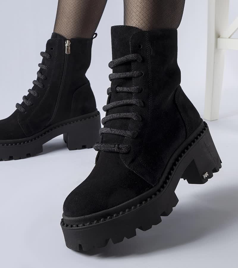 Czarne ocieplane trapery na słupku Karino-40