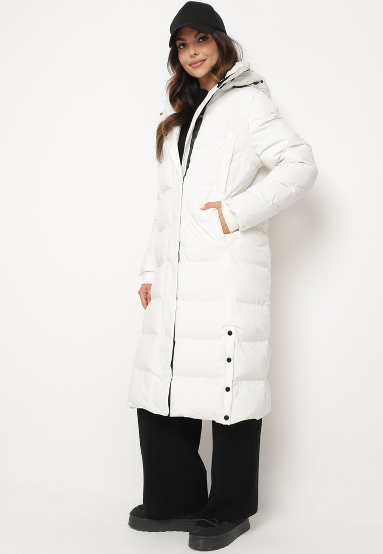 Biała Długa Kurtka z Kapturem Ściągaczami i Dołem Zapinanym na Napy Sialinnor