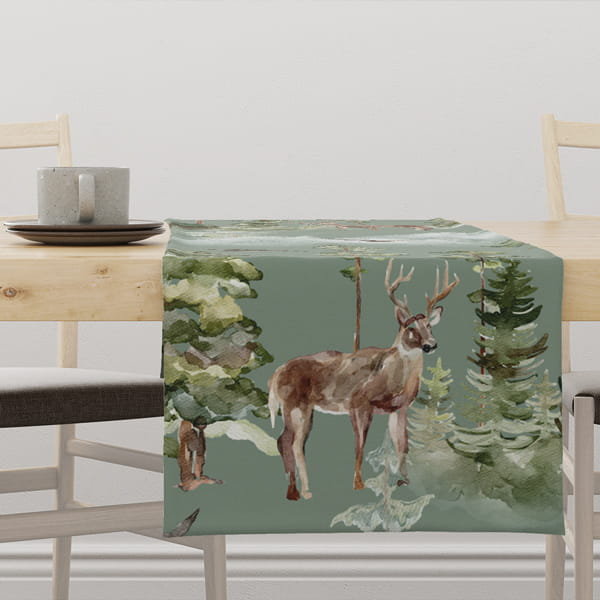 Bieżnik świąteczny WINTER wzór BN50 Leśny pejzaż na zielonym tle 40 x 300 cm