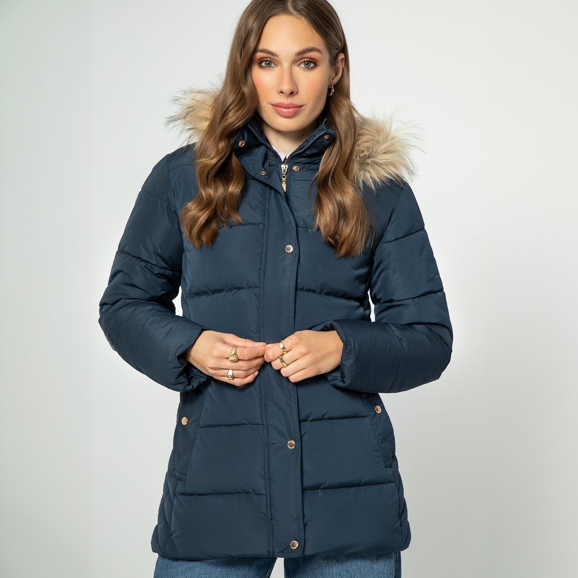 Kurtka damska pikowana z monogramem granatowa