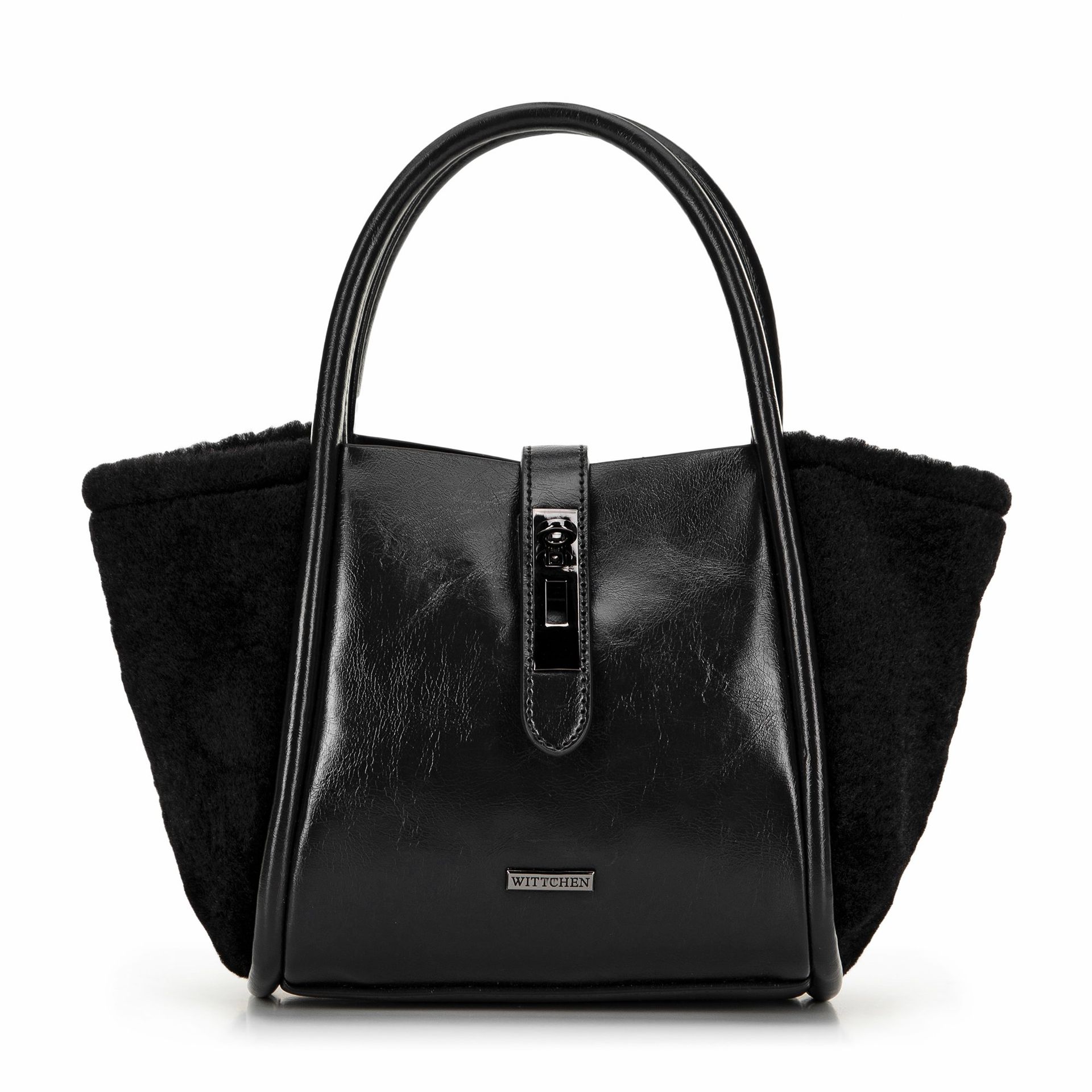 Damski kuferek z połyskliwej ekoskóry czarny