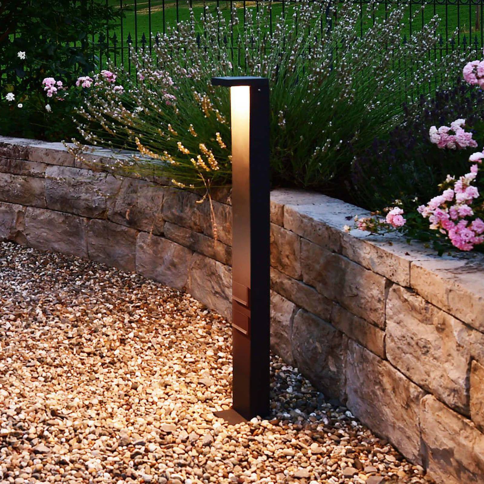 Deko-Light Słupek oświetleniowy LED Lerna, wysokość 100 cm, CCT, szary, gniazda
