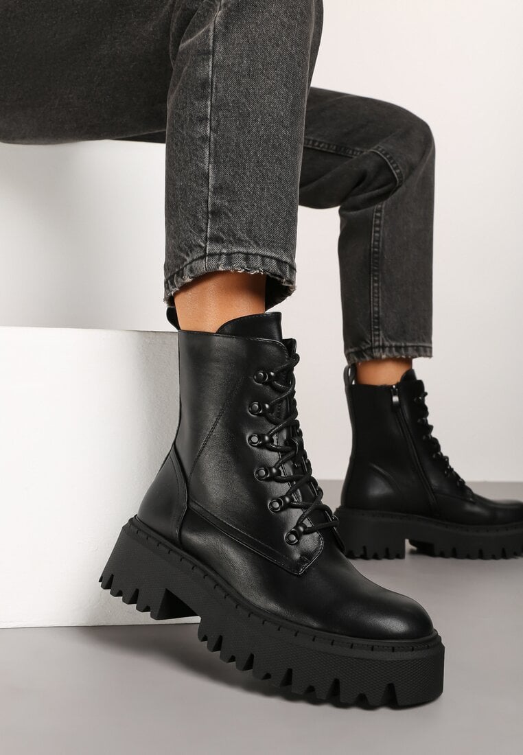 Czarne Sznurowane Płaskie Botki w Stylu Workerów z Ociepleniem Beriana