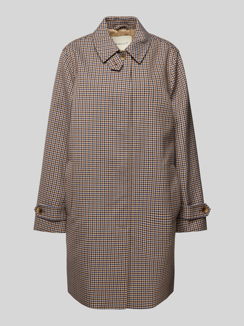 Płaszcz z patkami na rękawach