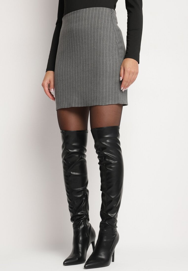 Ciemnoszara Ołówkowa Spódnica z Wiskozą Ozdobiona Paskami Zozicea