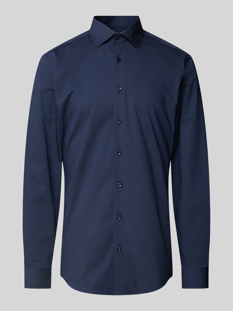 Koszula biznesowa o kroju slim fit z kołnierzykiem typu kent