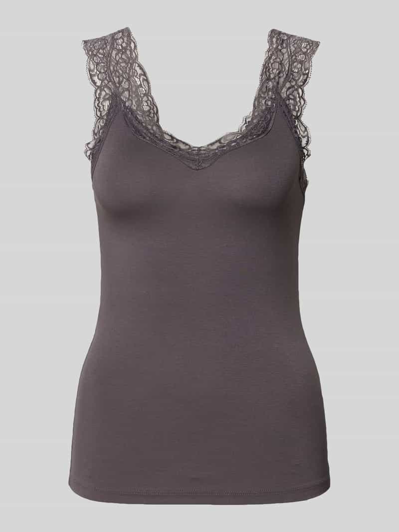 Top o kroju slim fit z obszyciem koronką model ‘PCBARBERA’