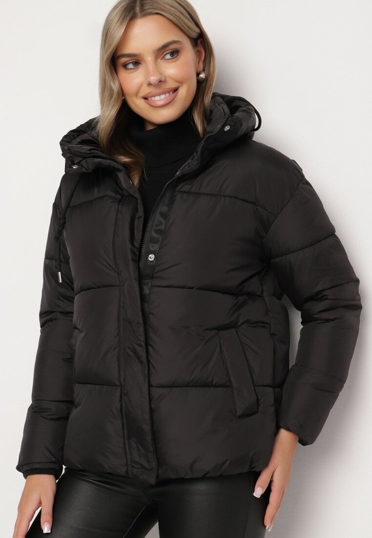 Czarna Pikowana Kurtka Kurtka o Pudełkowym Kroju z Kapturem i Kieszeniami Alissan