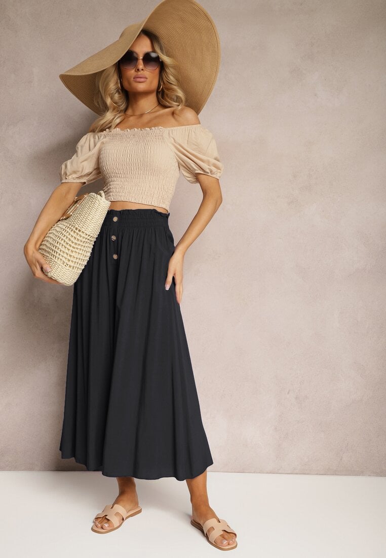 Czarne Wiskozowe Spodnie Palazzo z Gumką w Talli Zdobione Guzikami z Nogawkami 3/4 Efinna