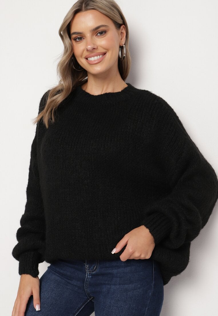 Czarny Sweter o Klasycznym Prostym Kroju z Domieszką Wełny i Wiskozy Sezisya