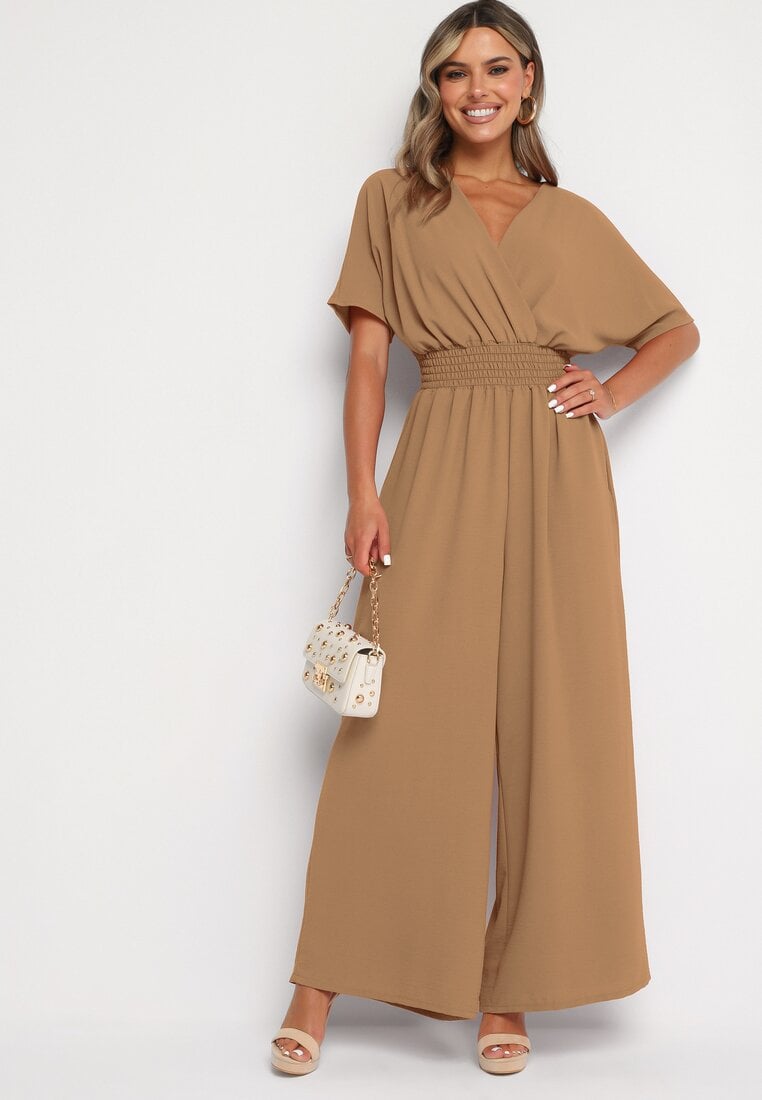 Brązowy Kopertowy Kombinezon z Gumką w Talii i Szerokimi Nogawkami Vimashea