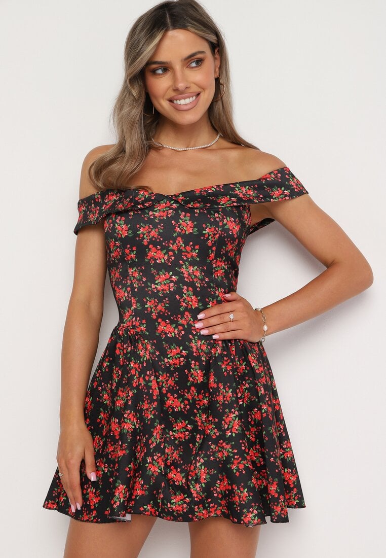 Czarno-Czerwona Sukienka w Kwiaty na Regulowanych Ramiączkach z Hiszpańskim Dekoltem Risanille