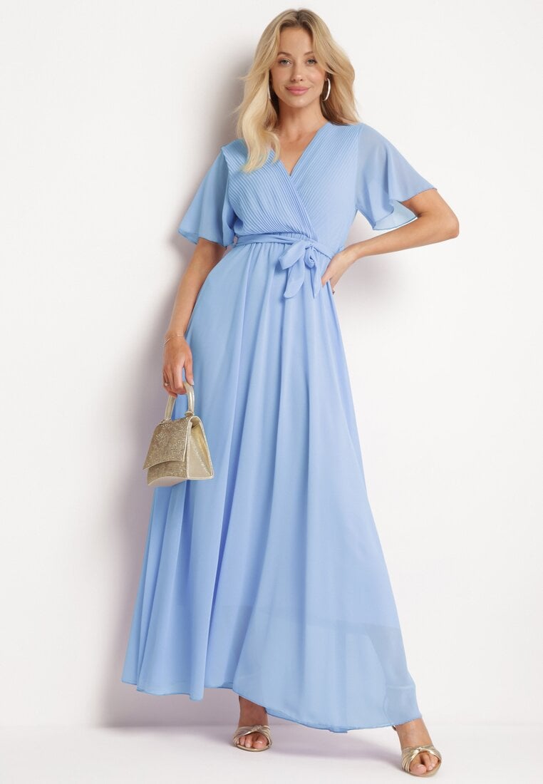 Niebieska Kopertowa Sukienka z Gumką w Pasie i Plisowaną Górą Davitri