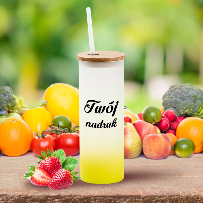 Wysoka szklanka z limonkowym dnem, bambusową pokrywką i słomką z Twoim nadrukiem