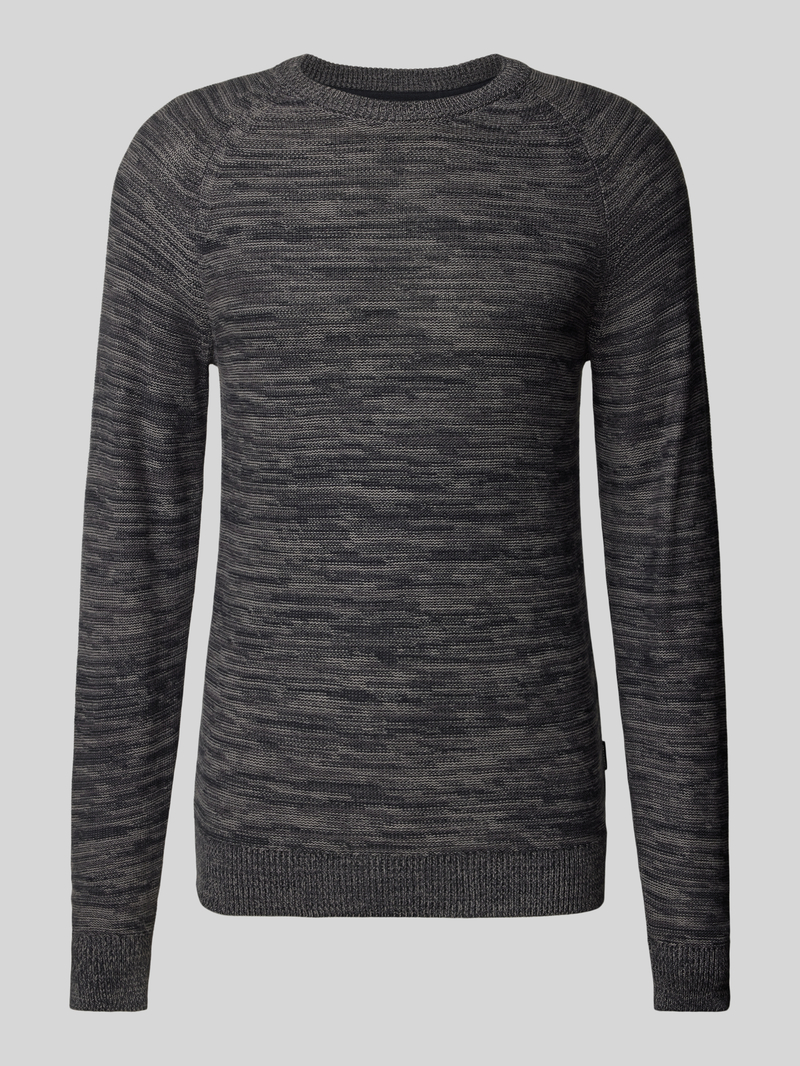 Sweter z dzianiny z detalem z logo