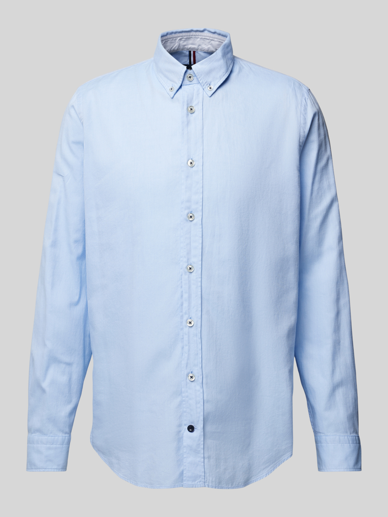 Koszula casualowa o kroju modern fit z kołnierzykiem typu button down