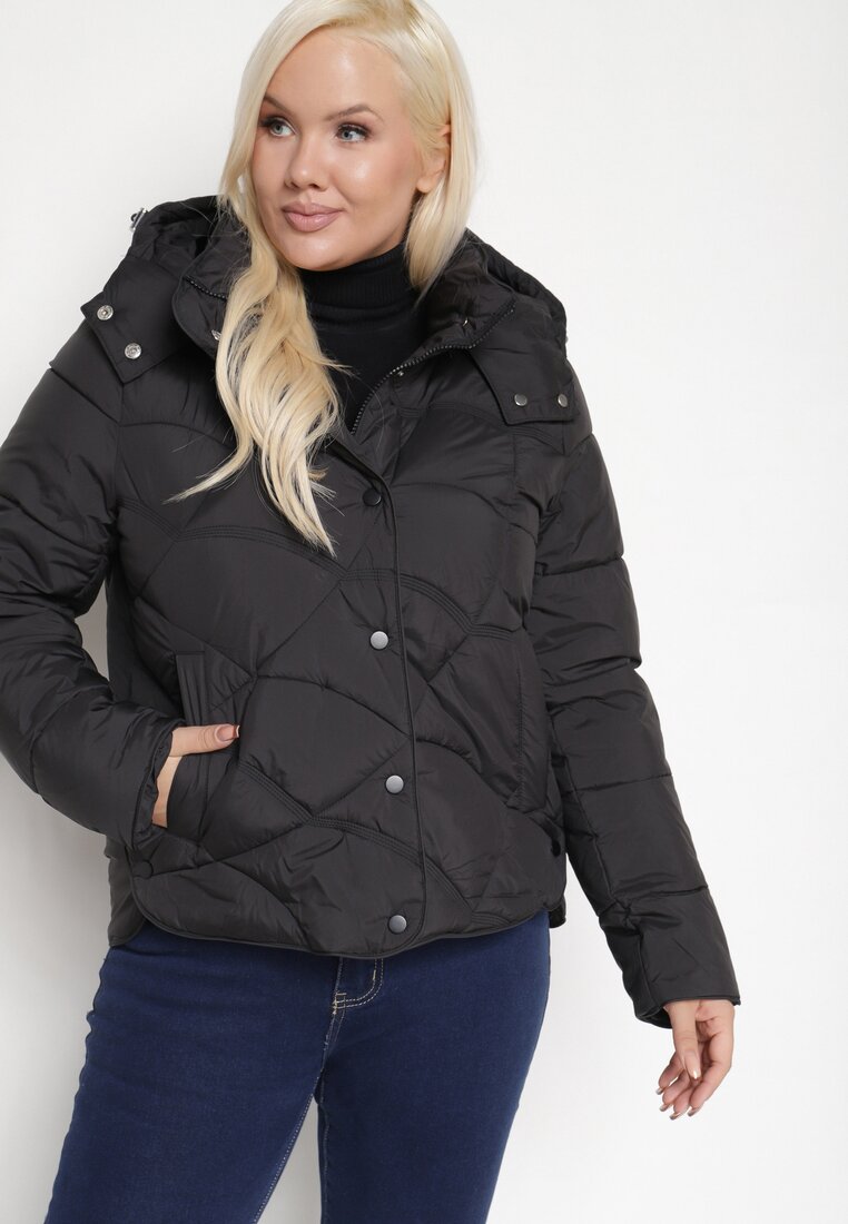 Czarna Pikowana Kurtka z Kieszeniami i Kapturem z Możliwością Odpięcia Nikigala
