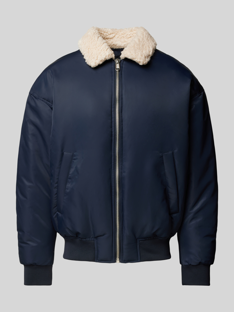 Bomberka z kieszeniami z wypustką