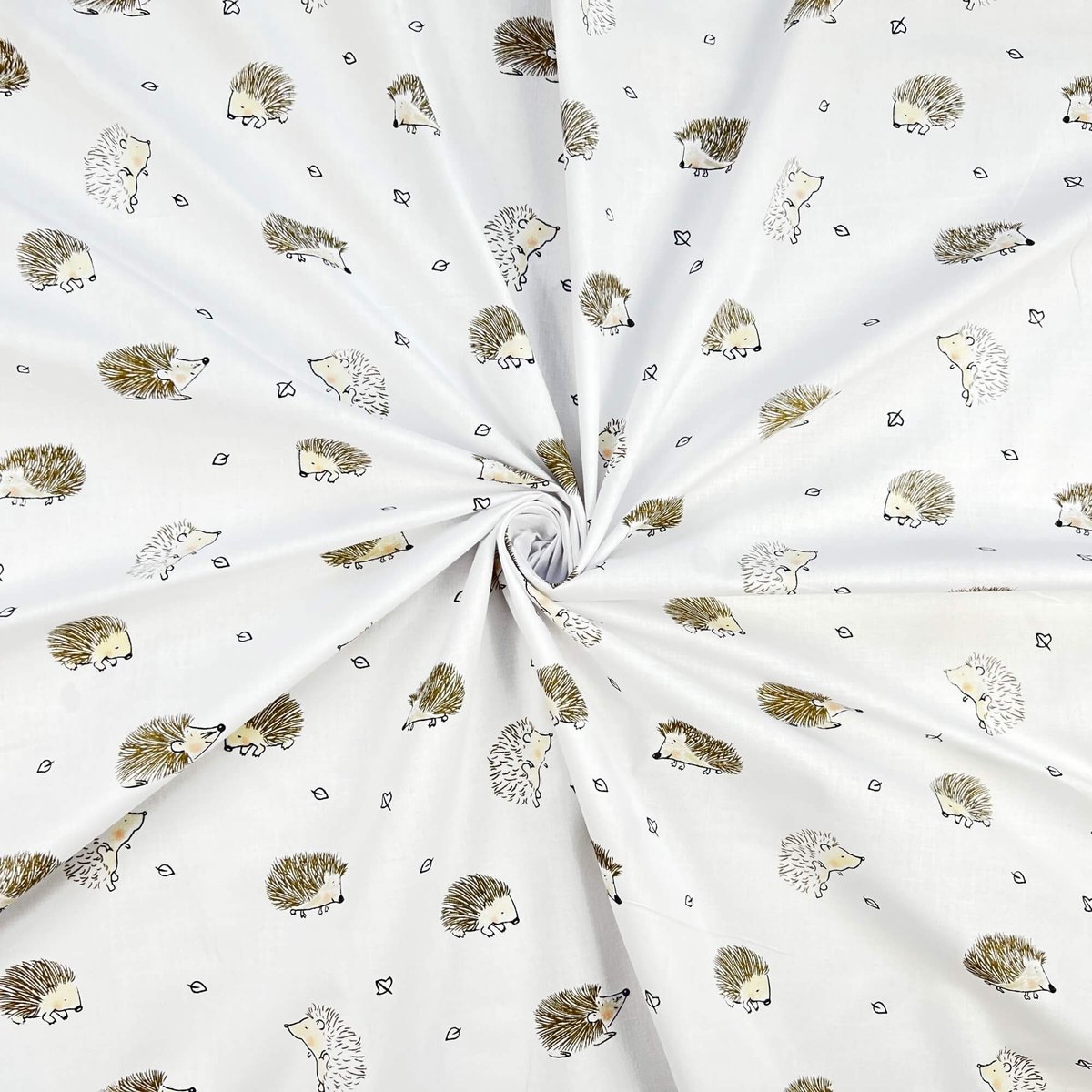 Tkanina bawełniana jeżyki brązowe na białym tle