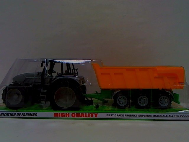 Traktor z przyczepą 64227