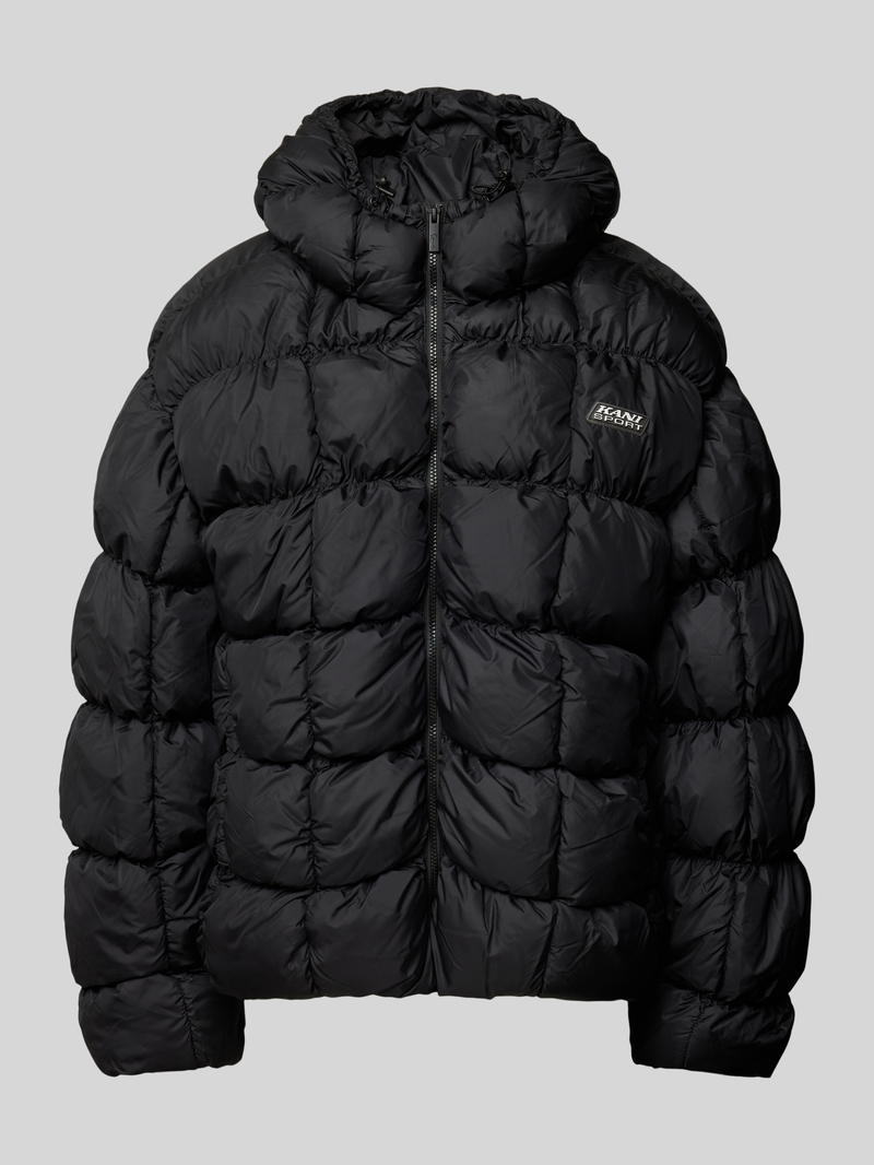 Kurtka pikowana z naszywką z logo