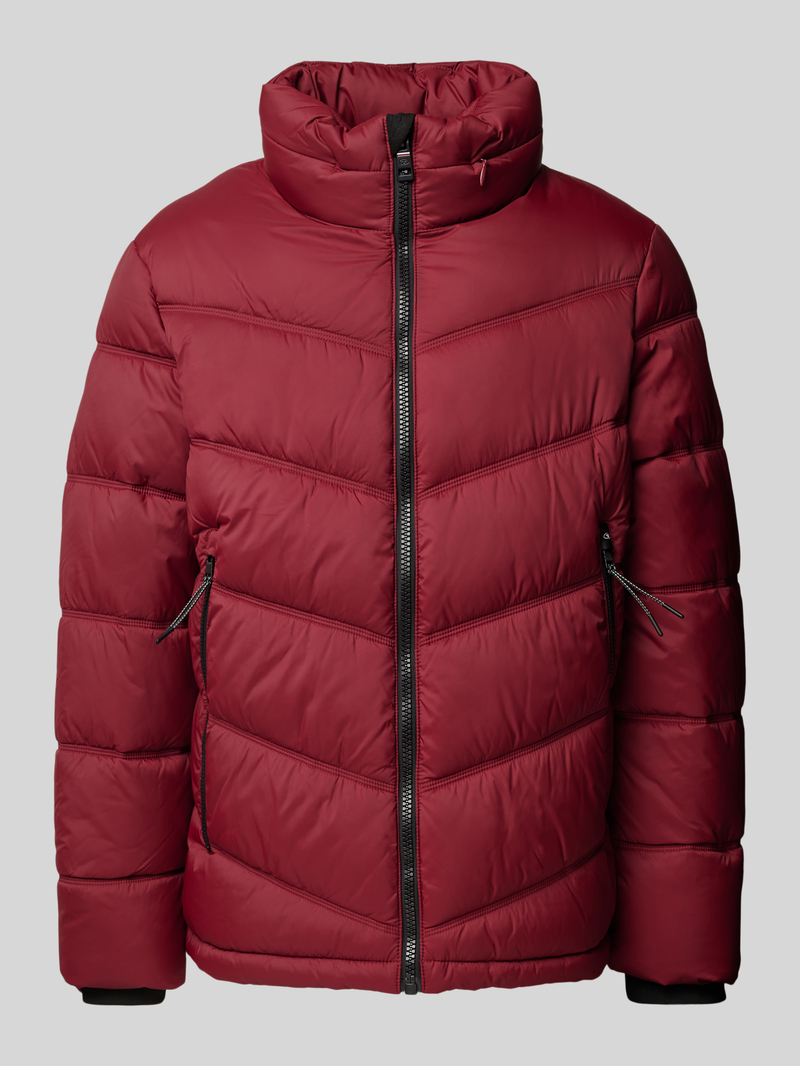 Kurtka pikowana o kroju regular fit z chowanym kapturem