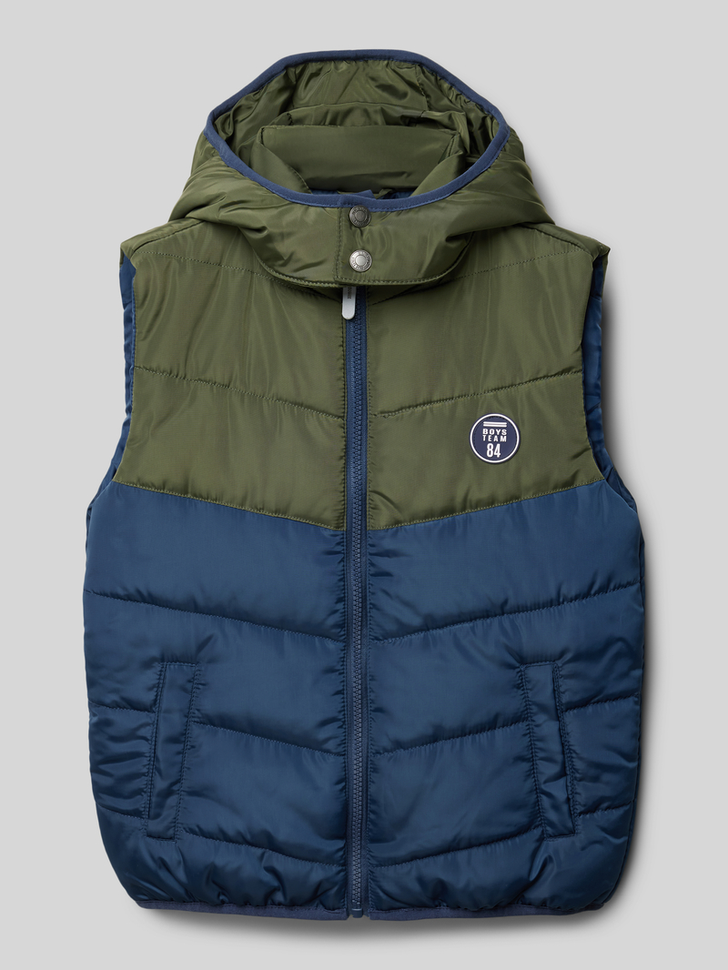 Kamizelka pikowana z kapturem